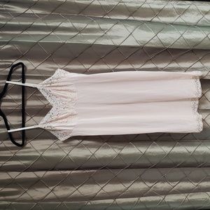 EUC- Vintage Vassarette Knee Length Chemise/Slip